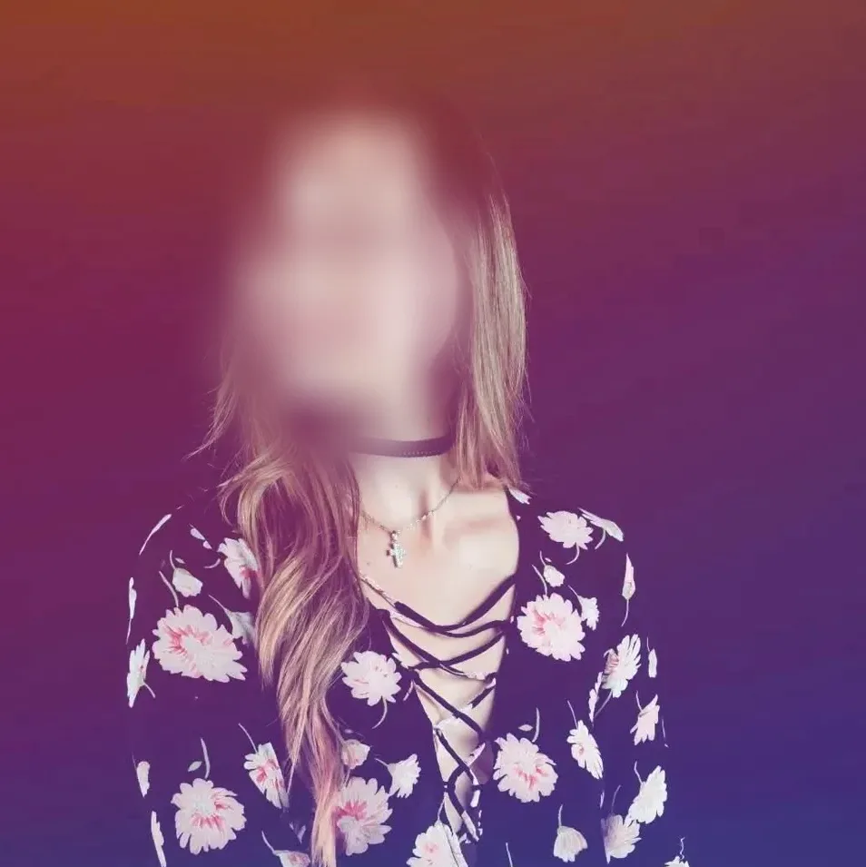 Anja, 24