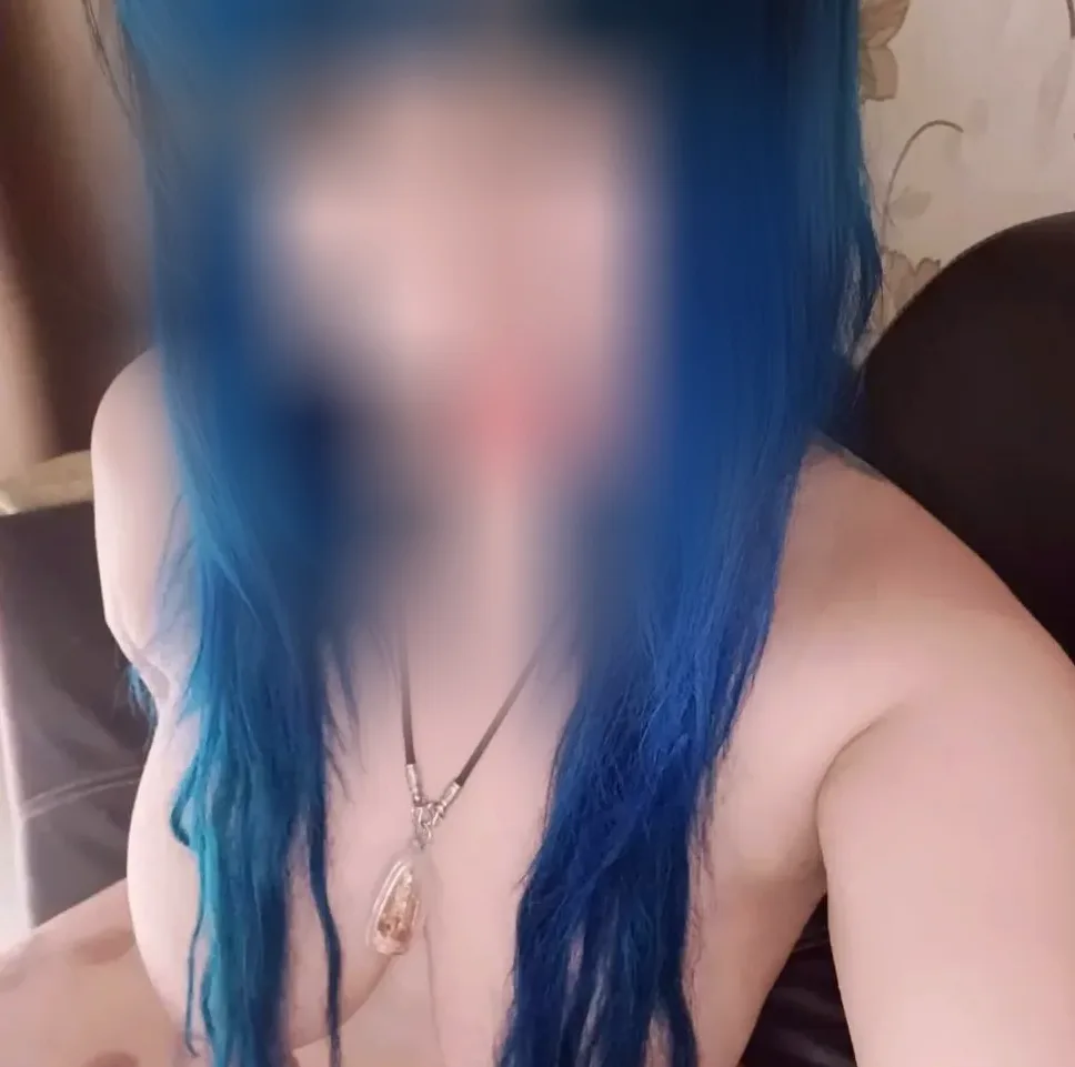 Lara, 36