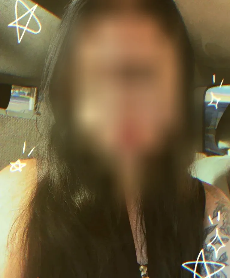 Marie, 23